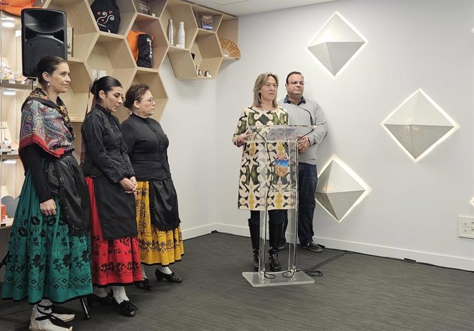 La alcaldesa de Guadalajara, Ana Guarinos, presenta la campaña de Fitur.