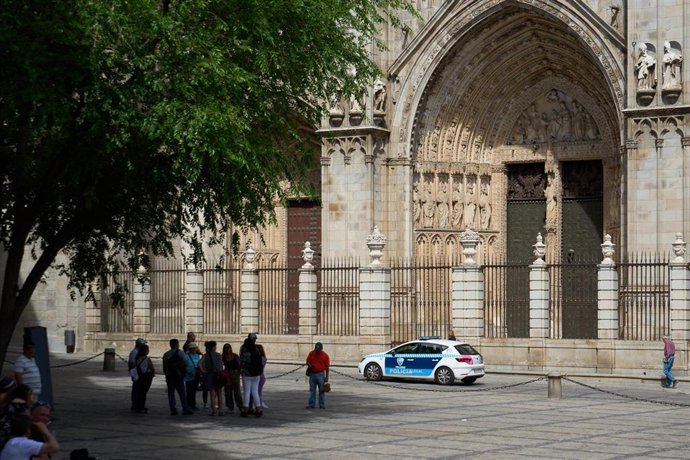 Archivo -   Catedral de Toledo, Plaza del Ayuntamiento de Toledo