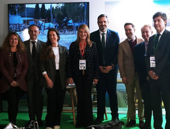 Presentación de la Semana Santa de Huelva y la Feria de Otoño de la capital en Fitur.