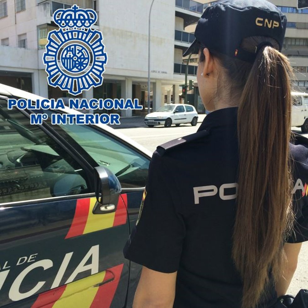 Archivo - Agente de la Policía Nacional.