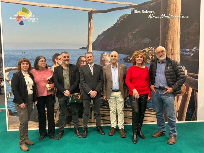 Miembros del partido Pi-Proposta per les Illes Balears en la Feria Internacional de Turismo de Madrid.