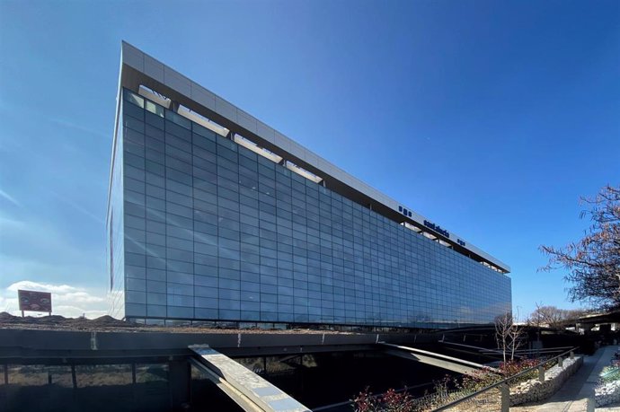 Archivo - Sede de la empresa de seguros de Salud, Santalucía, en la Calle de la Ribera del Loira, Madrid (España), a 14 de febrero de 2020.