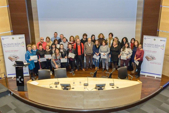 Archivo - Osakidetza organiza este viernes en Vitoria una jornada sobre este programa y un homenaje a las y los monitores