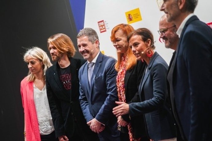 Presentación de las nuevas guías dedicadas a la huella de Samuel Bronston y Concha Velasco en Fitur Screen.