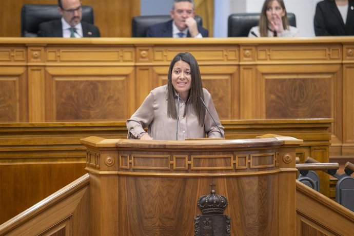 La consejera de Bienestar Social, Bárbara García Torijano, en el pleno de las Cortes