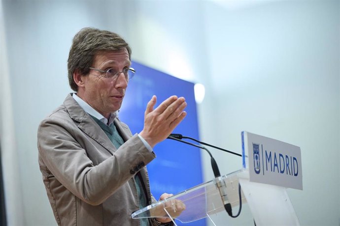 El alcalde de Madrid, José Luis Martínez-Almeida, durante su intervención en el acto conmemorativo del 75 aniversario de la anexión de Chamartín a Madrid, en la Residencia de Estudiantes de Madrid, a 19 de enero de 2024, en Madrid (España). En sus oríg