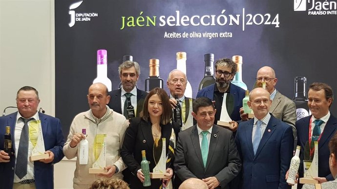 Entrega en Fitur de los distintivos Jaén Selección 2024.