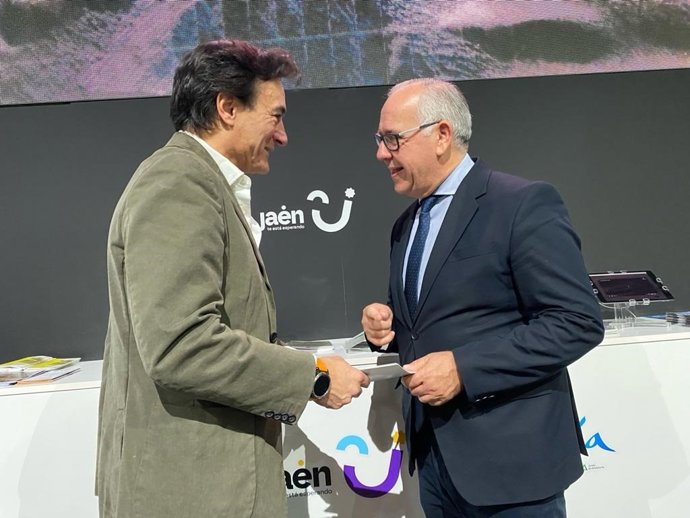 Agustín González y Jesús Estrella en Fitur.
