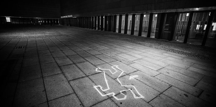 Silueta del festival Pamplona Negra en Baluarte.