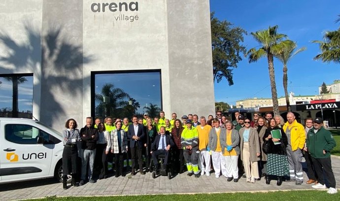 El delegado territorial de Empleo, Empresa y Trabajo Autónomo, Daniel Sánchez Román, visita las instalaciones de la empresa UNEI en Jerez