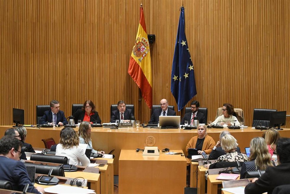 El ministro Agricultura, Pesca y Alimentación, Luis Planas , durante la Comisión de Agricultura, Pesca y Alimentación, en el Congreso de los Diputados  