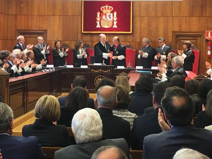 Archivo - Imposición de la Cruz Distinguida de Primera Clase de la Orden de San Raimundo de Peñafort al magistrado de la Sala Civil y Penal del Tribunal Superior de Justicia de Asturias (TSJA), José Ignacio Pérez Villamil.