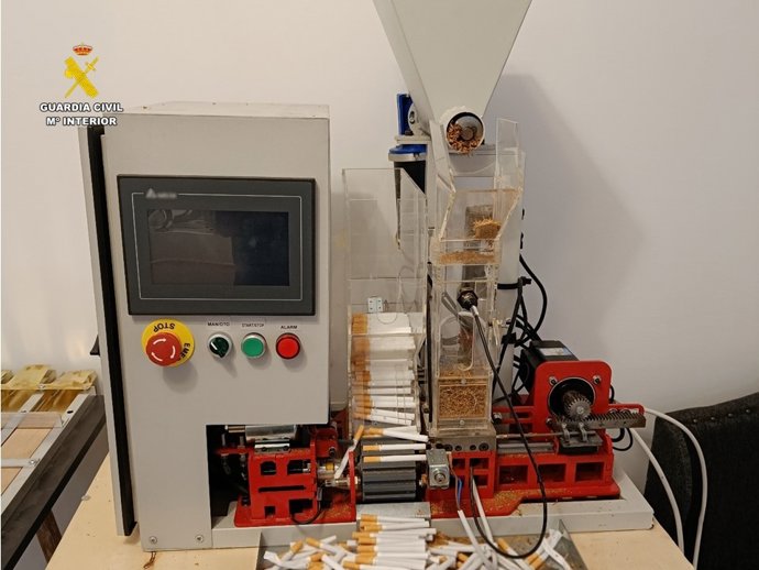 Detinguts a Alacant per fabricar a casa 12.000 cigarrets per hora per a enviar-los a Alemanya i Polnia