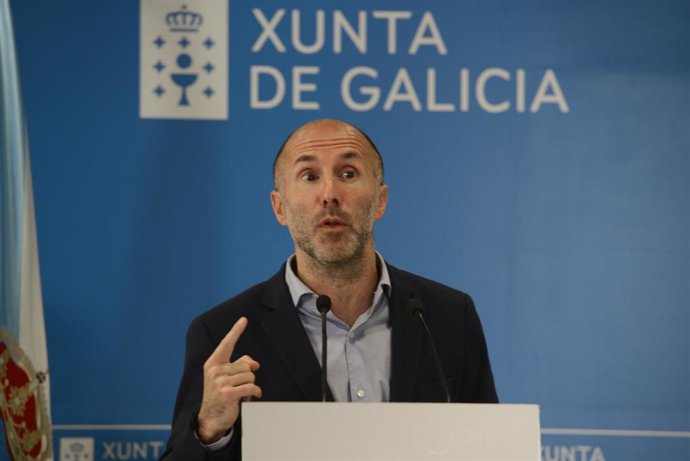 Archivo - El alcalde de la ciudad, Gonzalo Pérez Jácome, ofrece una rueda de prensa tras reunirse con el presidente de la Xunta de Galicia, en la Delegación de la Xunta, a 4 de octubre de 2023, en Ourense, Galicia (España). El alcalde de Ourense, ha sol