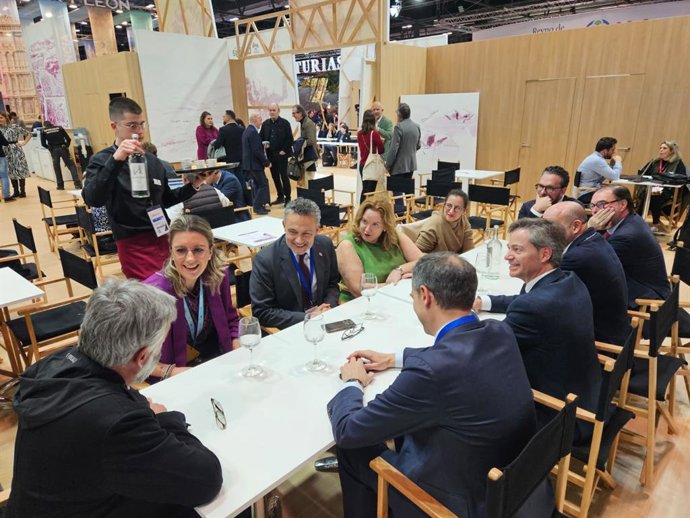 Logroño, Burgos, Oviedo, Pamplona, Vitoria y Valladolid analizan acciones de promoción turística cruzada