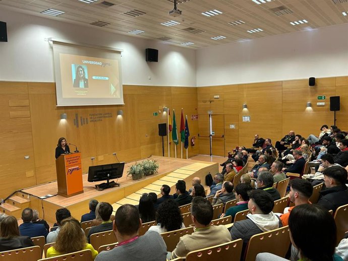 La consejera de Empleo, Empresa y Trabajo Autónomo, Rocío Blanco, en la clausura de las jornadas 'Construcción y digitalización del sector'