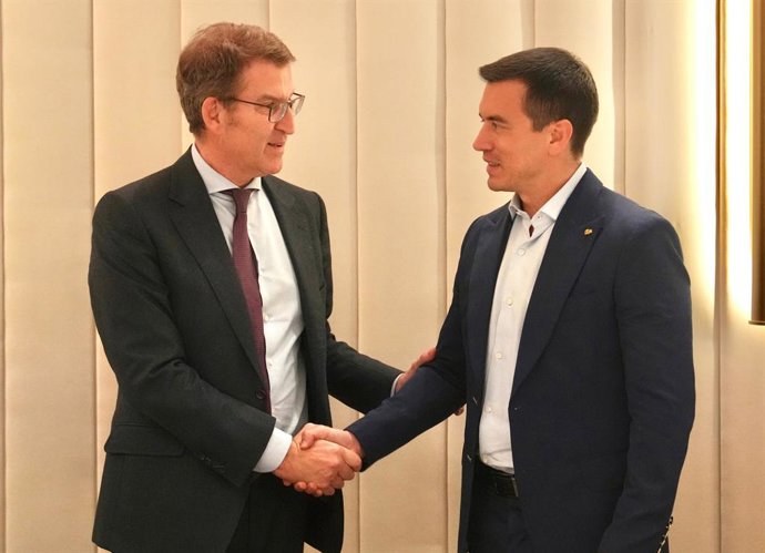 El presidente del Partido Popular, Alberto Núñez Feijóo, se reúne con el presidente de Ecuador, Daniel Noboa, en Madrid, y le traslada su apoyo ante la situación que atraviesa el país