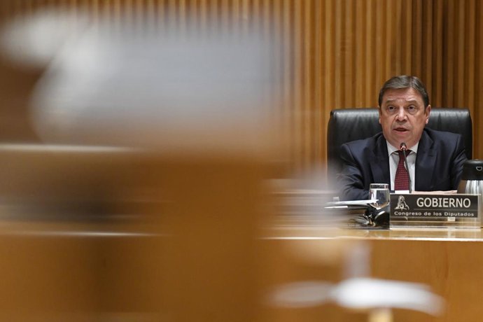 El ministro Agricultura, Pesca y Alimentación, Luis Planas, durante la Comisión de Agricultura, Pesca y Alimentación, en el Congreso de los Diputados, a 25 de enero de 2024, en Madrid (España). Durante la comparecencia ha informado sobre las líneas genera