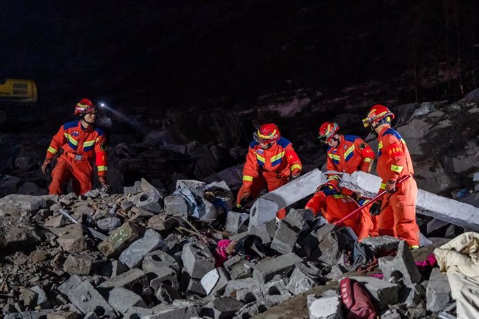 Trabajos de rescate tras un deslizamiento de tierras en la provincia de Yunnan, en el suroeste de China (archivo)