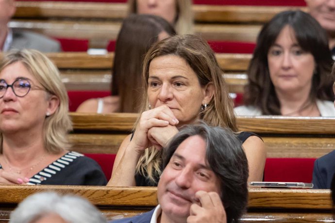 Archivo - La diputada de Junts Cristina Casol durante una sesión plenaria en el Parlament, a 1 de septiembre de 2023, en Barcelona, Catalunya (España). 