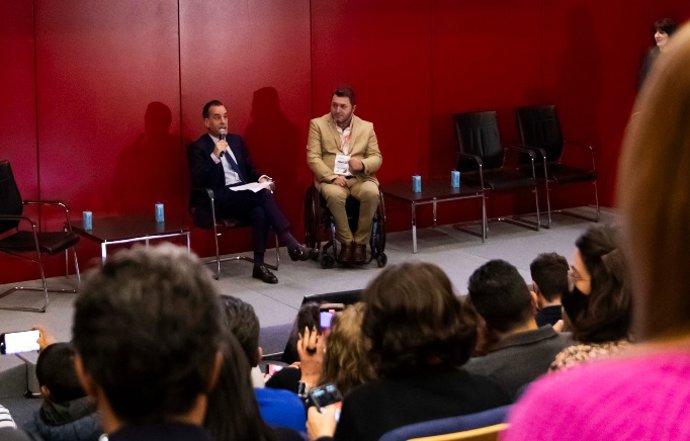 Alrededor de siete millones de españoles eligen su destino en función de la accesibilidad, según Fitur 4all.