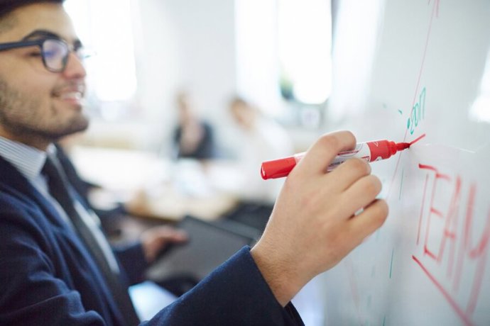 UNIE, formando líderes empresariales