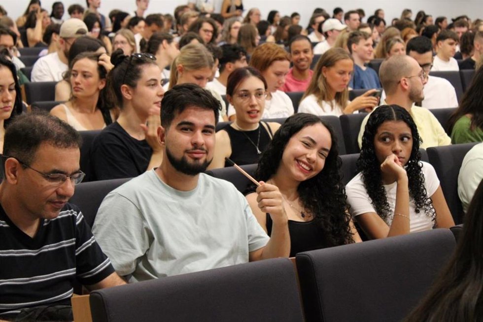 Archivo - Estudiantes de movilidad internacional recibidos por la US.
