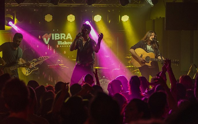 Archivo - El grupo Shinova en una imagen de archivo durante un concierto.