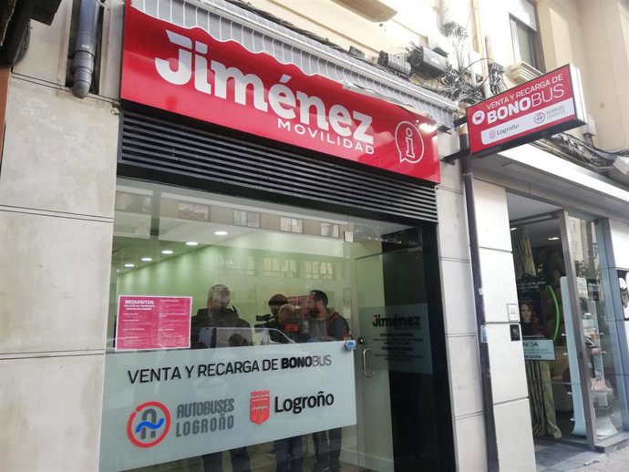 Abierto ya en Avenida Solidaridad el nuevo espacio para mejorar y agilizar la expendeduría de los bonobuses en Logroño