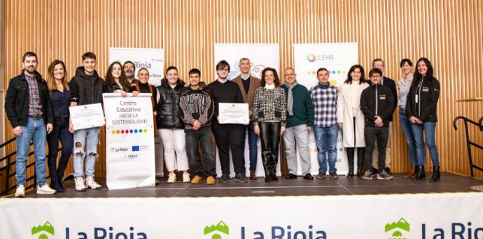IES La Laboral y la Escuela de Hostelería de Santo Domingo de la Calzada reciben el galardón de Centro Educativo Hacia la Sostenibilidad,