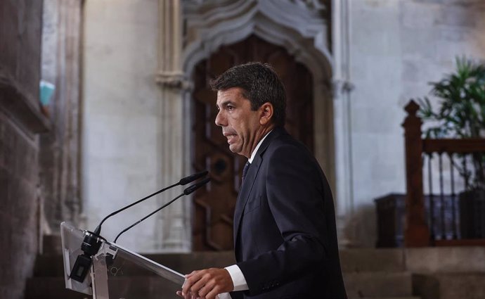 Archivo - El presidente de la Generalitat, Carlos Mazón, comparec en una rueda de prensa.