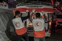 Las autoridades de Gaza dicen que un hospital en Jan Yunis está sin comida y anestesia por los ataques de Israel