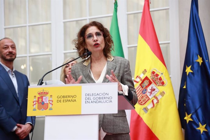 La vicepresidenta primera del Gobierno y ministra de Hacienda, María Jesús Montero, este viernes en Sevilla.