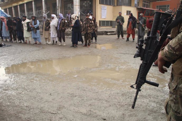 Archivo - Imagen de archivo de milicianos talibán en Kabul 