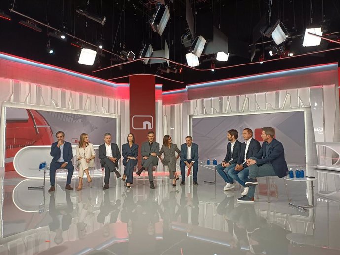 'Noticias Cuatro' Vuelve El Lunes Tras Cinco Años De Parón, Con Nuevos Presentadores Y Acompañado De 'Eldesmarque'