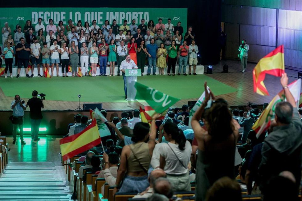 Archivo - El presidente de Vox, Santiago Abascal, interviene durante el acto de clausura de la Asamblea General del partido, en el Recinto Ferial de IFEMA MADRID, a 24 de junio de 2023, en Madrid (España). 