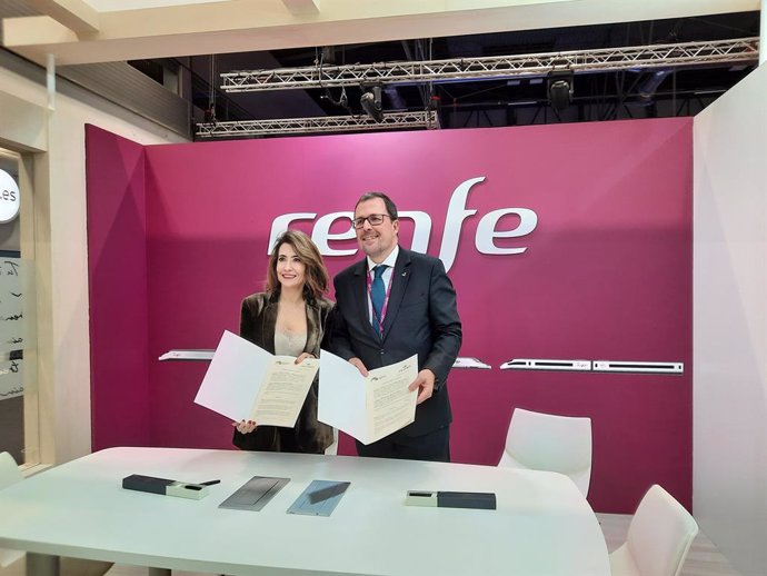 La presidenta de Paradores, Raquel Sánchez, y el presidente de la Fundación de Ferrocarriles Españoles y Renfe, Raül Blanco.
