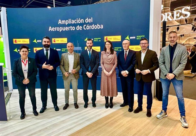 Representantes del PSOE y del Gobierno en Fitur.