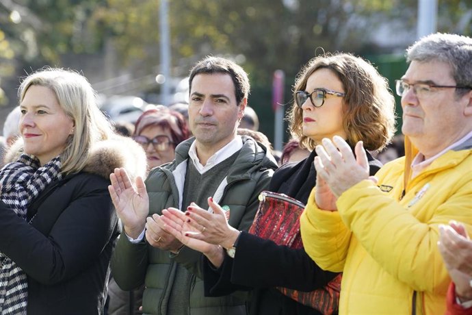Archivo - El candidato a Lehendakari, Imanol Pradales (2i), durante un acto político en el 120 aniversario del fallecimiento de Sabino Arana, a 26 de noviembre de 2023, en Sukarrieta, Bizkaia
