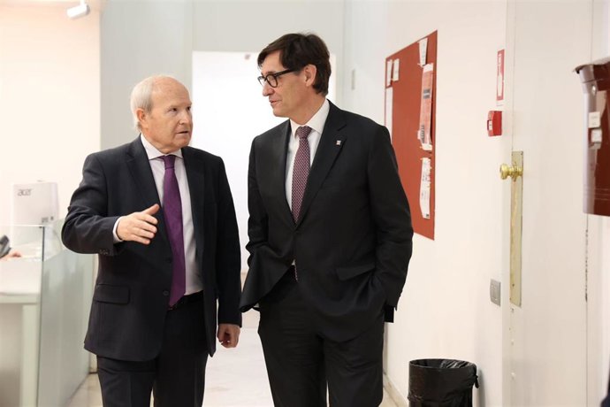 El expresidente de la Generalitat José Montilla junto con el primer secretario del PSC Salvador Illa
