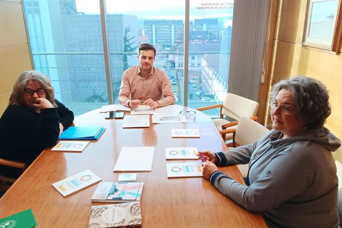 Ana Andrés, presidenta de Codopa; Juan Ponte, director general de Agenda 2030, y Ana Suárez, secretaria técnica de Codopa.