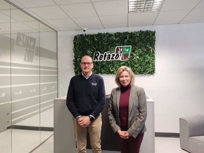 La delegada de Empleo, Empresa y Trabajo Autónomo de la Junta de Andalucía en Málaga, Carmen Sánchez Sierra, ha visitado Retazo, Inversiones y Servicios, SL