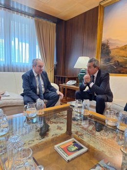 El ministro de Industria y Turismo, Jordi Hereu, se reune con el presidente y director general de Renault España, Josep María Recasens, a 26 de enero de 2024, en Madrid