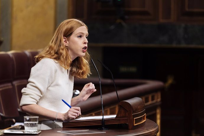 Archivo - La ex secretaria de Organización de Podemos y diputada del partido, Lilith Verstrynge, interviene durante una sesión plenaria, en el Congreso de los Diputados, a 12 de diciembre de 2023, en Madrid (España).