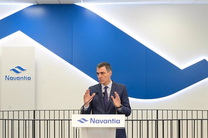 Archivo - El presidente del Gobierno, Pedro Sánchez, interviene durante su visita a las instalaciones del astillero de Navantia, a 24 de enero de 2024, en Ferrol, A Coruña, Galicia (España). Sánchez ha visitado Ferrol, en plena precampaña de las eleccio