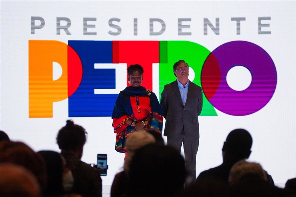 Archivo - March 23, 2022, Bogota, Cundinamarca, Colombia: Colombian presidential candidate of the political alliance Pacto Historico, Gustavo Petro (R), presents his running mate Francia Marquez (L) for Colombia 2022 Presidential run in Bogota on March