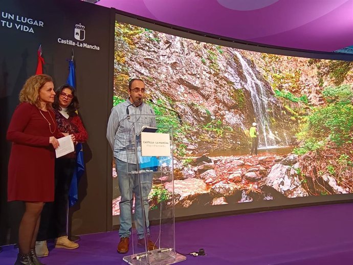 Presentación del Plan de Sostenibilidad Turística de los Montes de Toledo en el estand de Castilla-La Mancha en Fitur 2024.