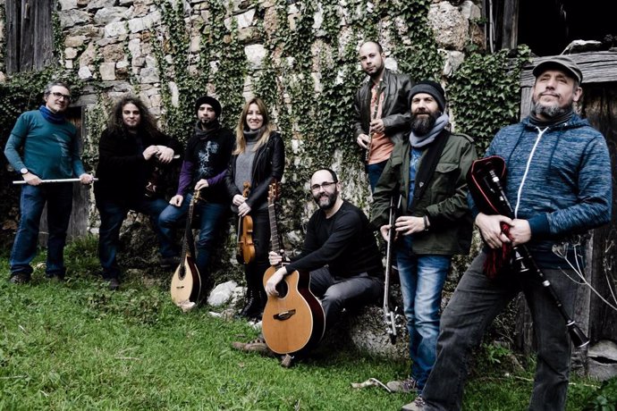 Archivo - Miembros del grupo de folk leonés SOG que presentan este viernes en concierto su nuevo disco, 'Cazalumbres'