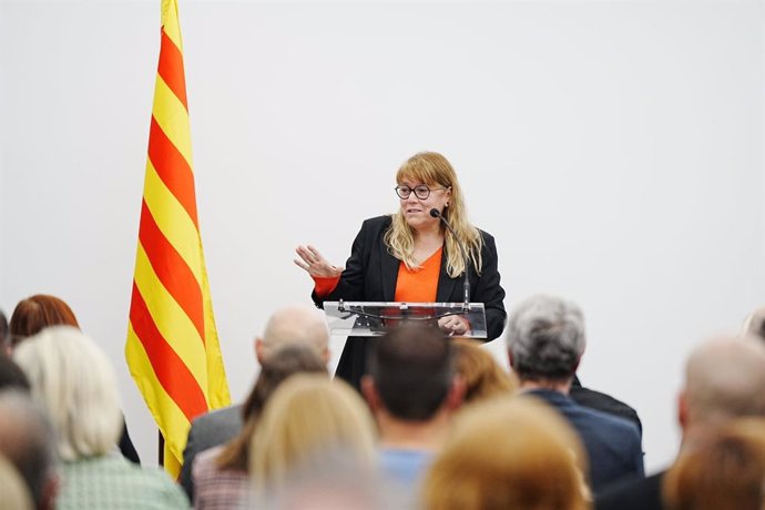 La consellera Garriga durante la inauguración del Arxiu Comarcal de les Garrigues