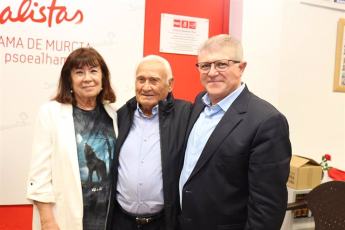Pepe Vélez y Cristina Narbona en la inauguración de la sede de la Agrupación Socialista de Alhama de Murcia